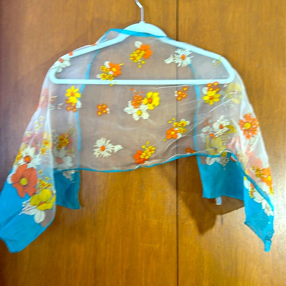 Vintage floral scarf 100% nylon Made in Japan. 43” long